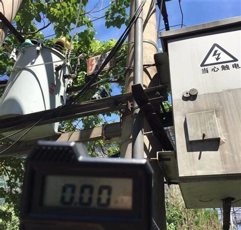 高壓電塔 影響|高壓電線、變電站，需要離你多遠才對？